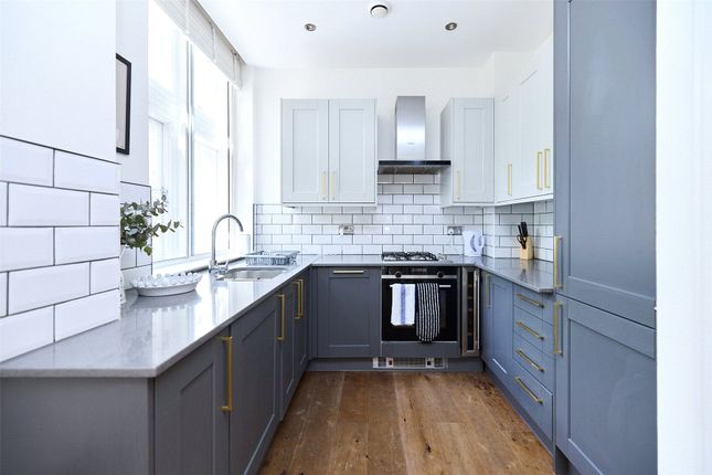 (SHORT LET) Apartment 11 St Giles, 10, Marianne Close, London photo 5