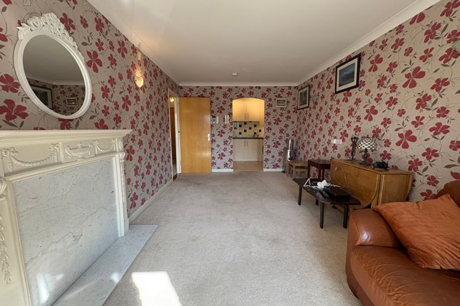 Flat 23, Borrowdale Ct, 1, Gordon Hill, Enfield photo 4