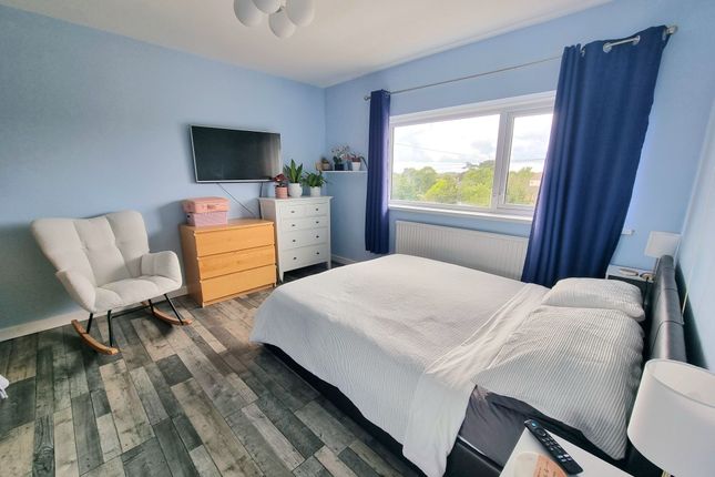 66 Ystrad Fawr, Bridgend photo 4