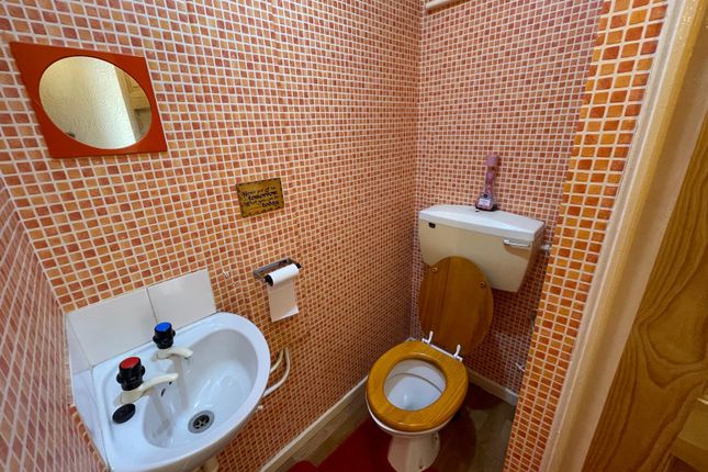 19, Saxons Way, Birmingham photo 4