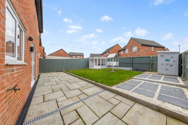 17 Grayling Close, Newton-Le-Willows photo 4