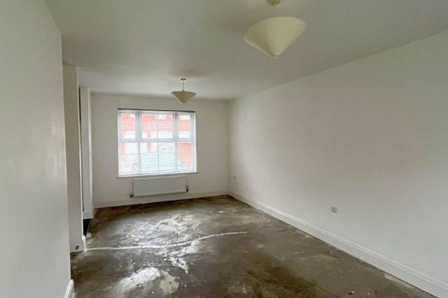 19 Hazel Avenue, Walton Cardiff, Tewkesbury photo 3