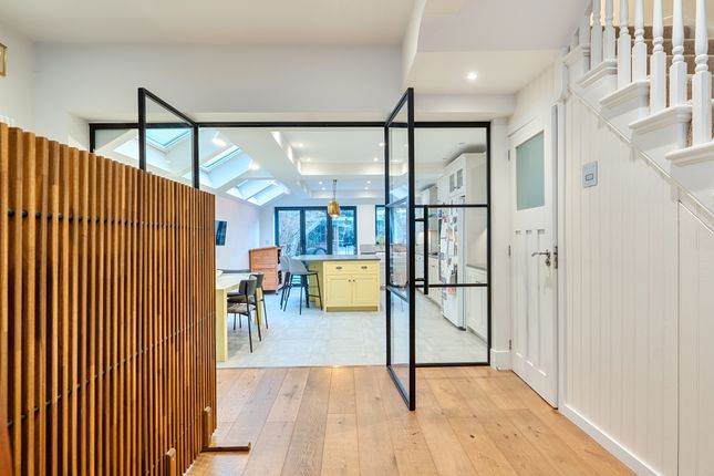32, Beltran Road, London photo 3