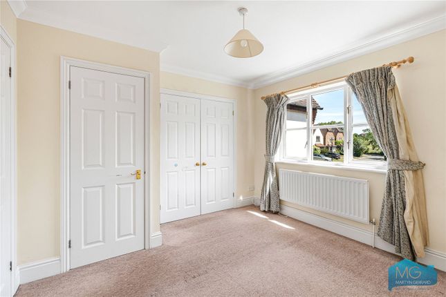 14, Greenfield Drive, East Finchley photo 3
