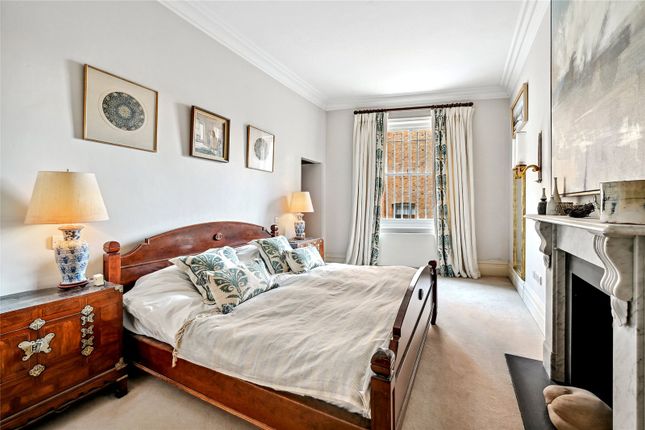 Flat for sale in Roland Gardens, London