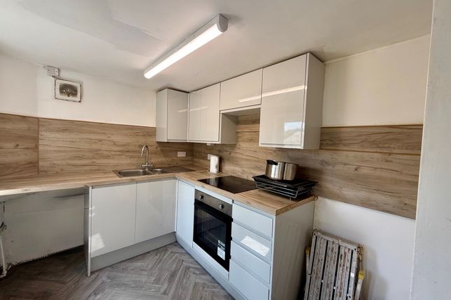 12, Colne photo 4