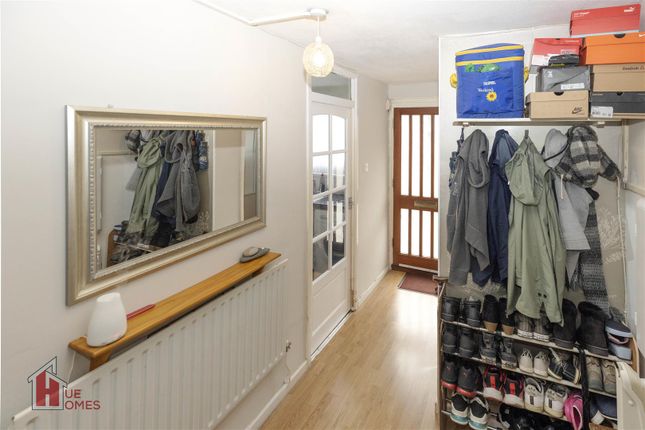 2, Byford Close, London photo 3