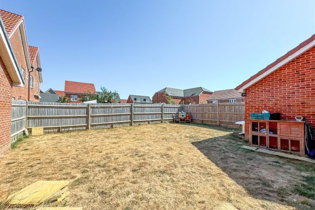 54, Linseed Way, Arundel photo 2