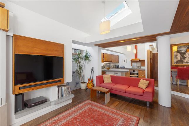 8, The Courtyard, Gowan Avenue, London photo 3