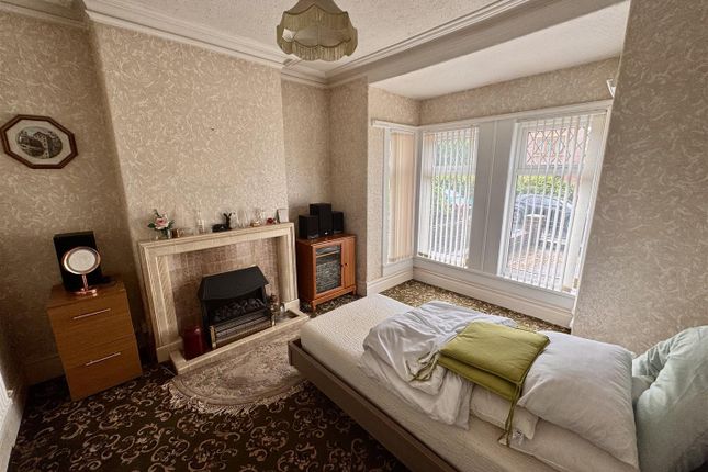37, Maesquarre Road, Ammanford photo 2