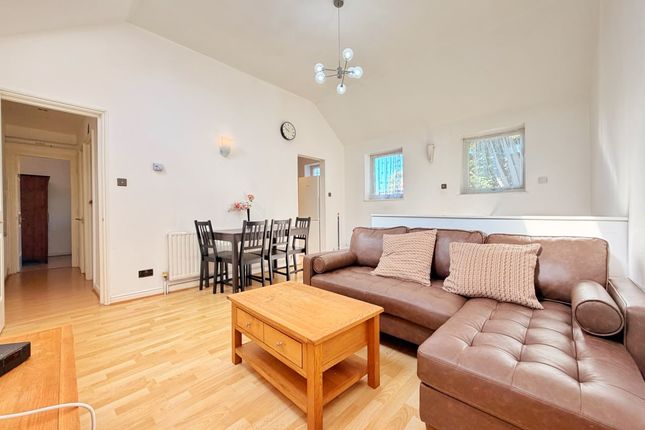 12, Valiant Way, London photo 4
