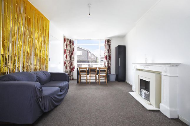 Flat for sale in Stanford Place, London
