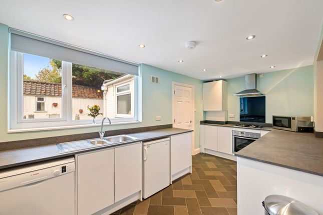 69a, Newport, Lincoln photo 5