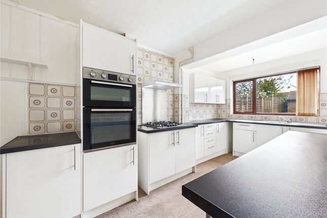75, Broom Knoll, Colchester photo 3
