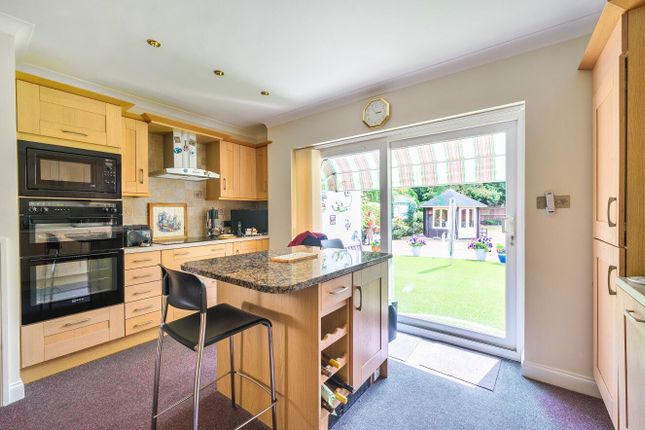 32, Rothesay Drive, Christchurch photo 3