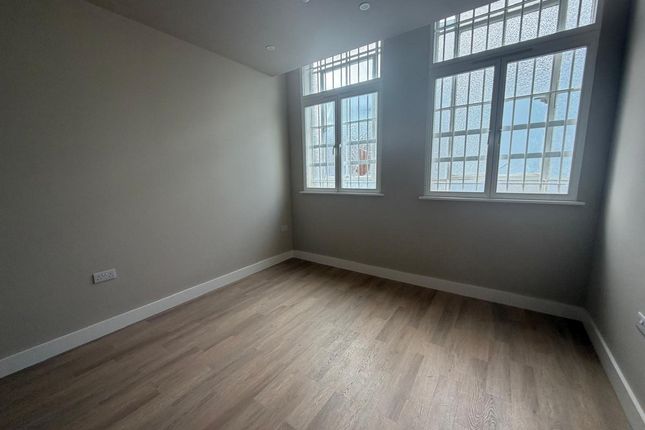 Flat Flat 4, 77-81, North End, Croydon photo 2