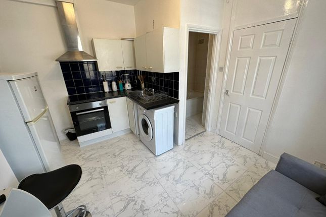 Thumbnail Flat to rent in Penfold Place, London