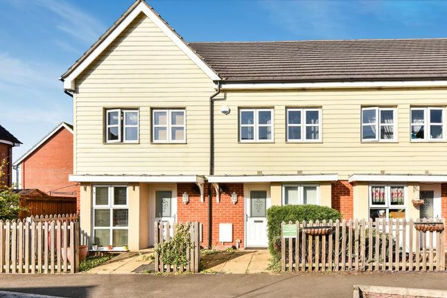 2 bed semi-detached house for sale in cippenham, slough, berkshire