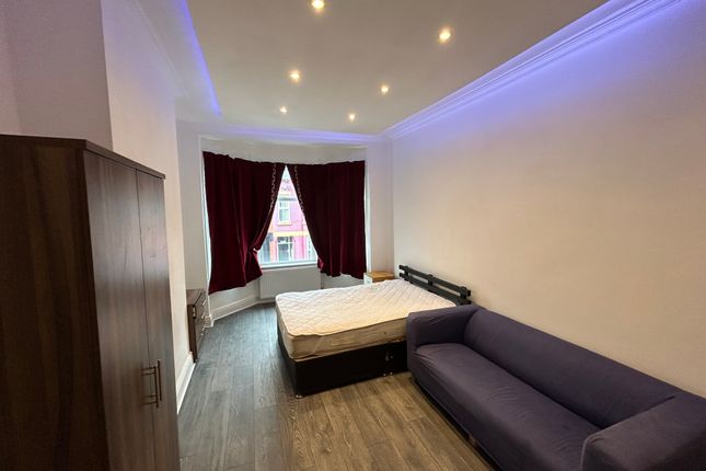 10, Carlton Road, Salford photo 2