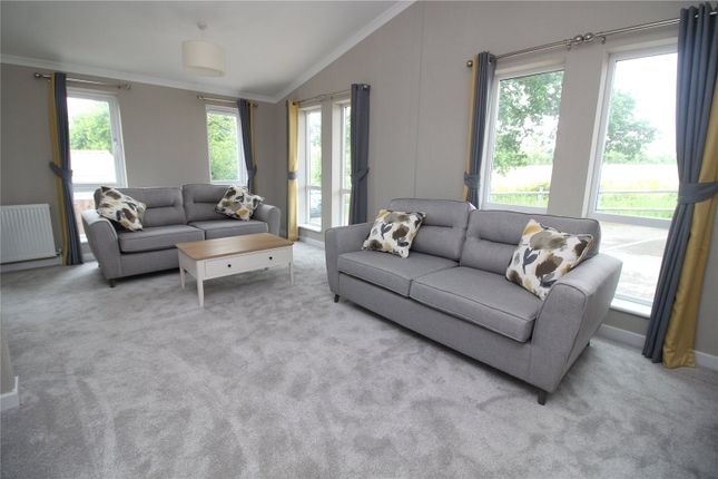 62 Glendene Park,,, Bashley Cross Road, New Milton photo 4