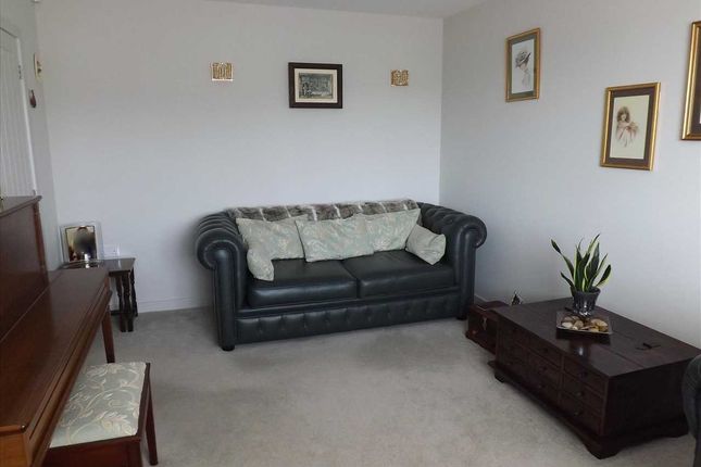 Bungalow to rent in Michael Wood Way, Shuttlewood, Chesterfield