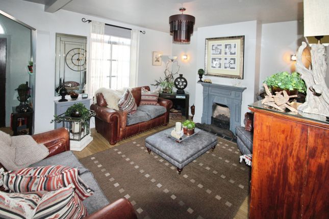 22, High Street, Quinton photo 3