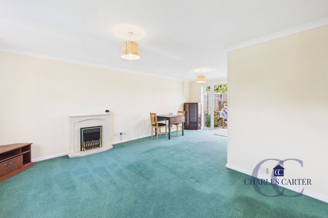 26 Upton Gardens, Worcester photo 2