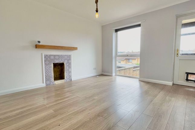 30 Kings Road, East Cowes photo 3