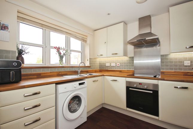 15, Doughty Drive, Leamington Spa photo 4