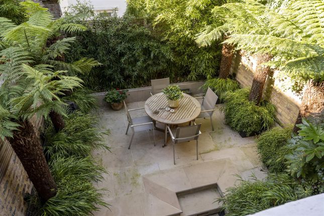 Town house for sale in Ovington Street, London