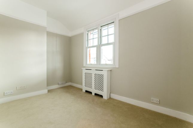 Southgate N14, Southgate photo 4