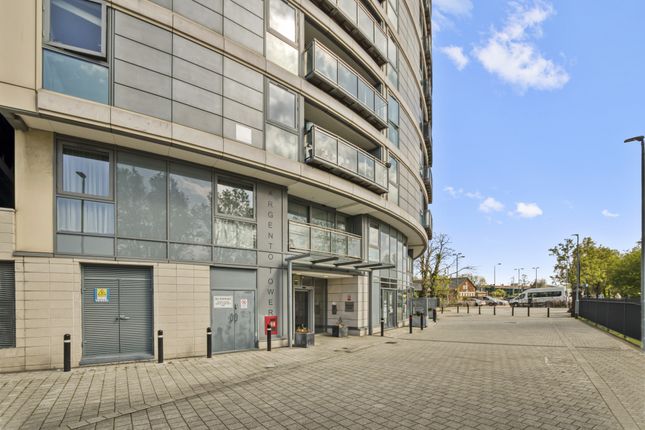 Flat to rent in Argento Tower, Mapleton Road, London