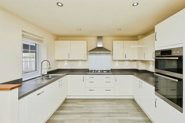 6, Gretton Close, Burton-On-Trent photo 4
