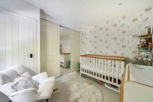 26, King George Avenue, West Sussex photo 4