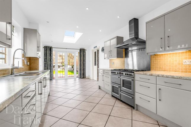 30, Station Road, Loughton photo 4