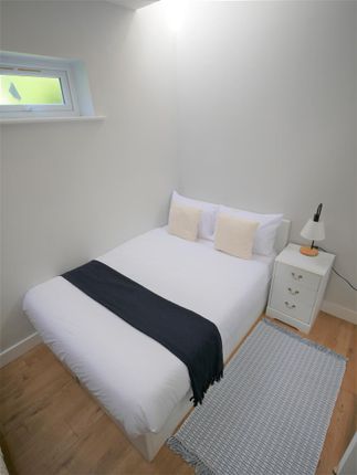 Flat to rent in Flat 2, Woodside, Bournemouth