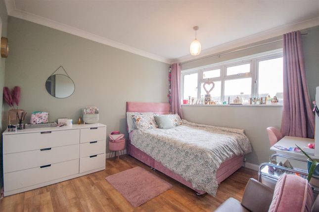 End terrace house for sale in Tees Road, Springfield, Chelmsford