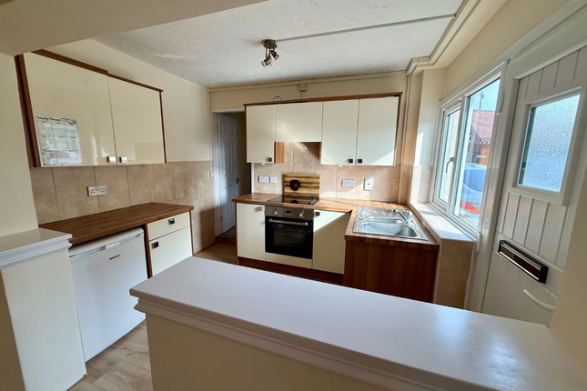 37A/37B, High Oak, Brierley Hill photo 3