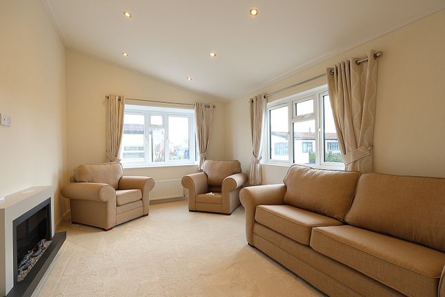 4, Woodlands Drive, Kings Langley photo 4