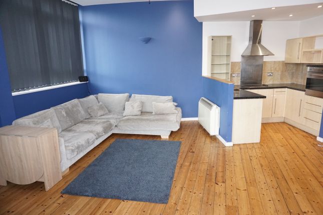 Flat to rent in 47 Byron Street, Leeds