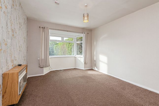 95, Edge Avenue, Dewsbury photo 4