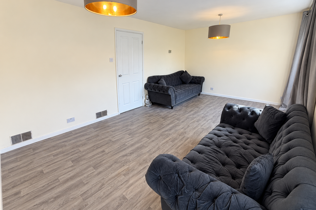 26, Barrington Road, Rugby photo 4