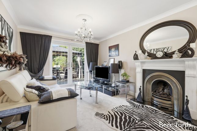 3, Shaw Close, Hornchurch photo 3