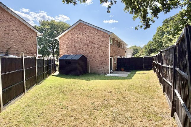12, Hickory Close, Poole photo 2