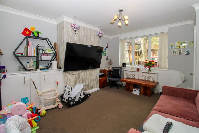 8, Flanshaw Street, Wakefield photo 2