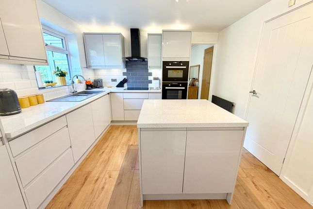 59, Mayflower Drive, Brierley Hill photo 2