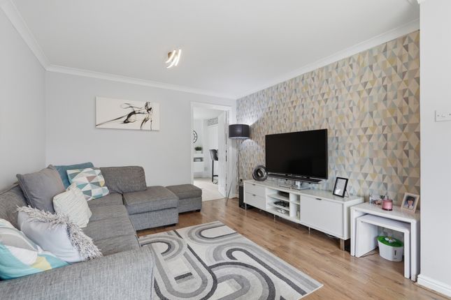 3 Russell Drive, Bathgate photo 5