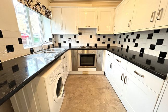 2, Fargate Close, South Kirkby, Pontefract photo 3