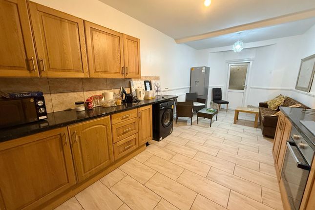 3-Bedroom Flat Near Forest Gate