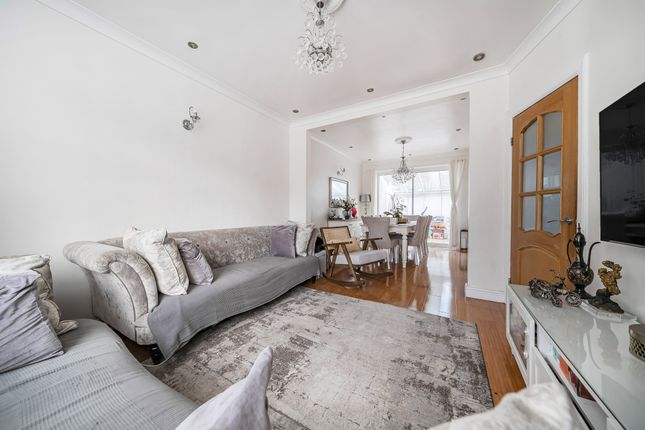 69, Brownspring Drive, London photo 2